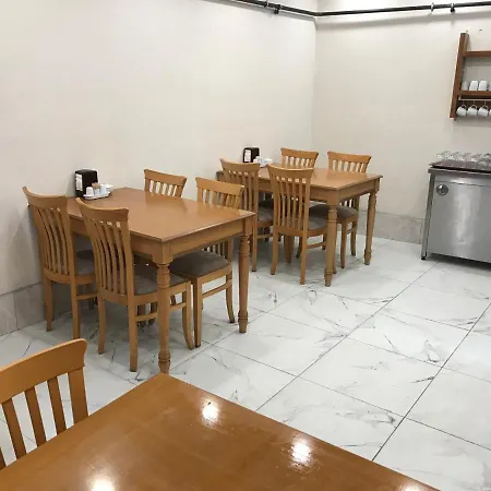 Mansion מלון