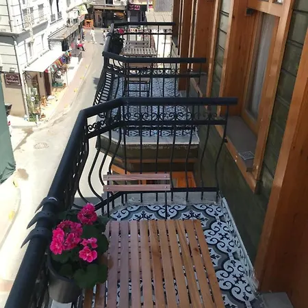 Mansion מלון